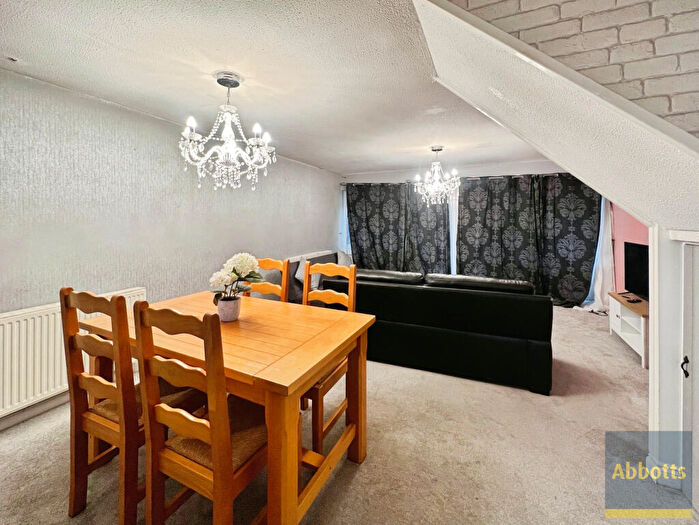 3 Bedroom House To Rent In Rise Park, Basildon, SS15