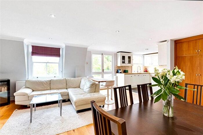 2 Bedroom Flat To Rent In Eardley Crescent, Earls Court, SW5