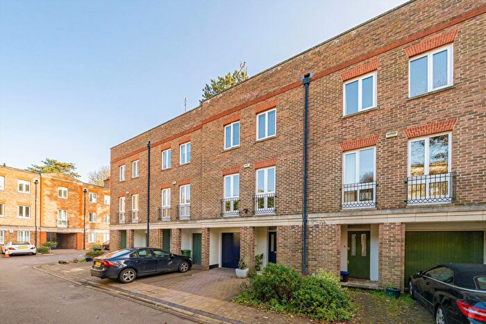 3 Bedroom Property For Sale In Beaufort Road, East Twickenham, TW1