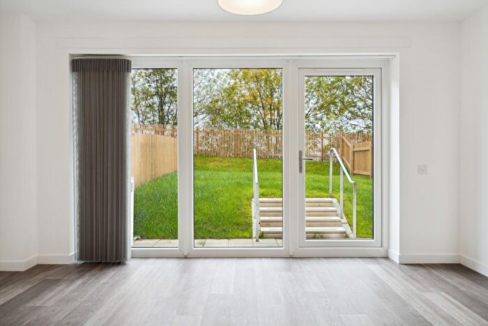 4 Bedroom Town House To Rent In Maltings Wynd, Dundashill, Glasgow, G4