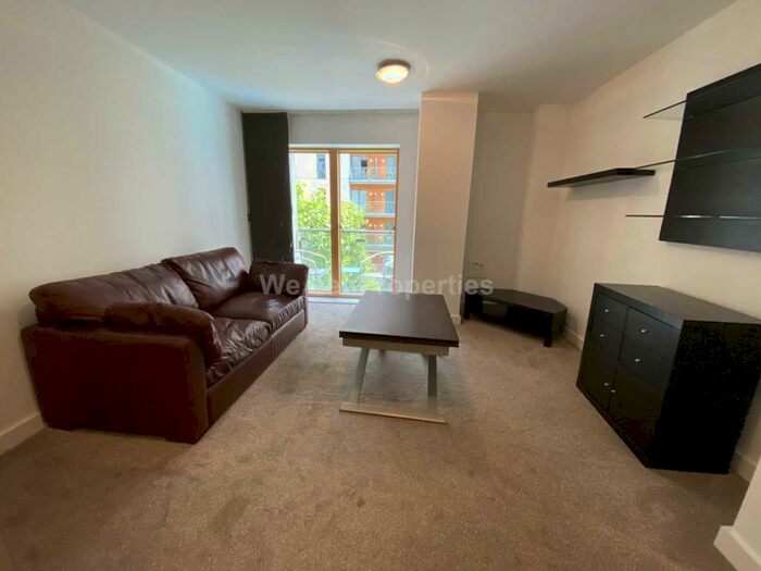 1 Bedroom Apartment To Rent In Jefferson Place, Fernie Street, M4