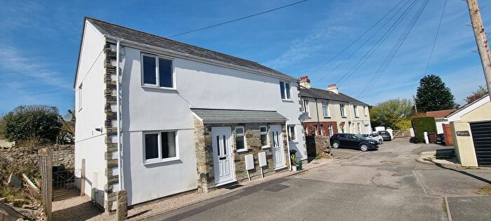 2 Bedroom Property To Rent In Station Road, Callington, PL17