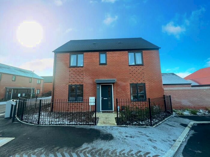 3 Bedroom Property To Rent In Freshfields Close, Basingstoke, RG23