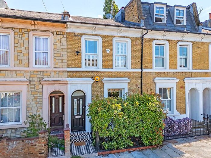4 Bedroom Property For Sale In Alderney Road, London, E1