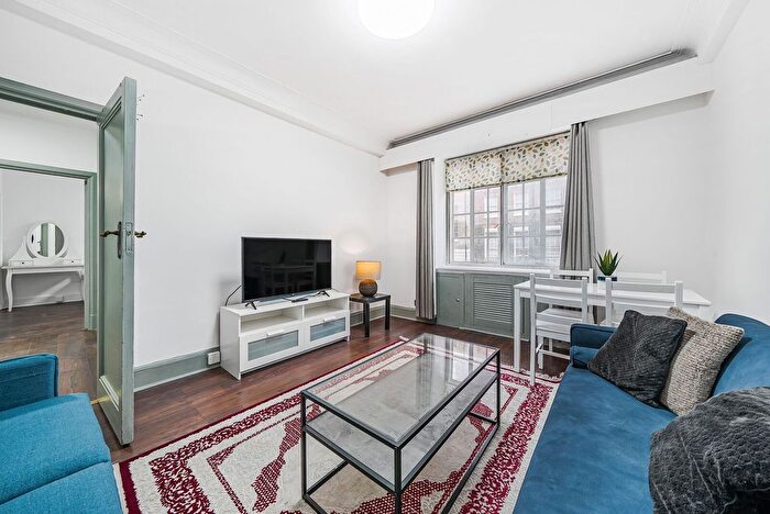 2 Bedroom Flat To Rent In Seymour Street, Marylebone, London, W1H