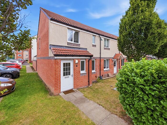 3 Bedroom End Of Terrace House For Sale In Dunipace Road, South Gyle, Edinburgh, EH12