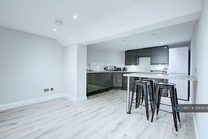 2 Bedroom Flat To Rent In Western Road, Littlehampton, BN17