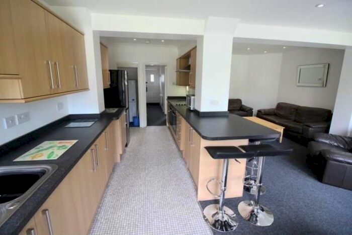 6 Bedroom Terraced House To Rent In Mandeville Road, Canterbury, CT2