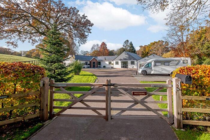 5 Bedroom Bungalow For Sale In Yeomans Lane, Newtown, Newbury, Berkshire, RG20