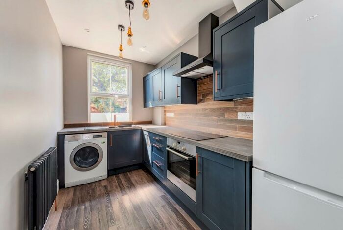 2 Bedroom Maisonette To Rent In Richmond Road, Leyton, E11