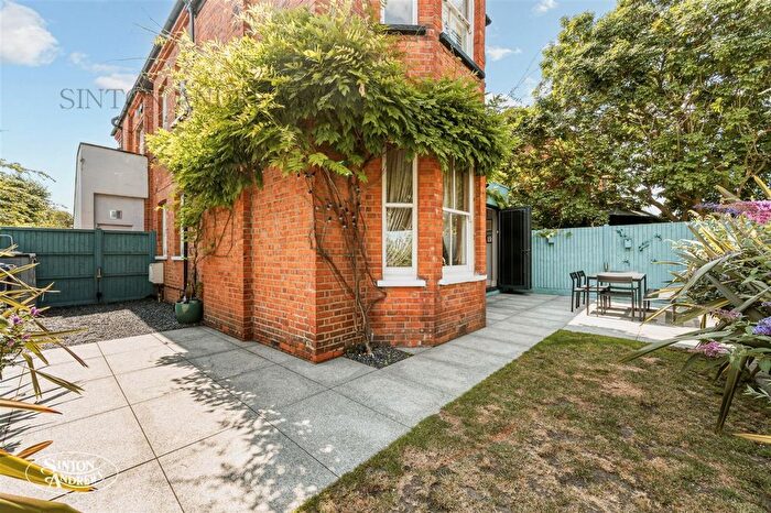 1 Bedroom Flat To Rent In Lyncroft Gardens, Ealing, W13