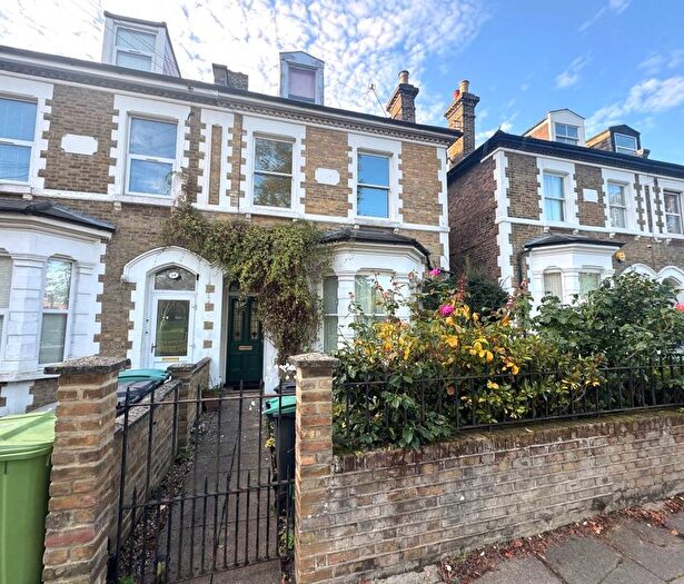 4 Bedroom Semi Detached House For Sale In Earlham Grove, Wood Green, N22