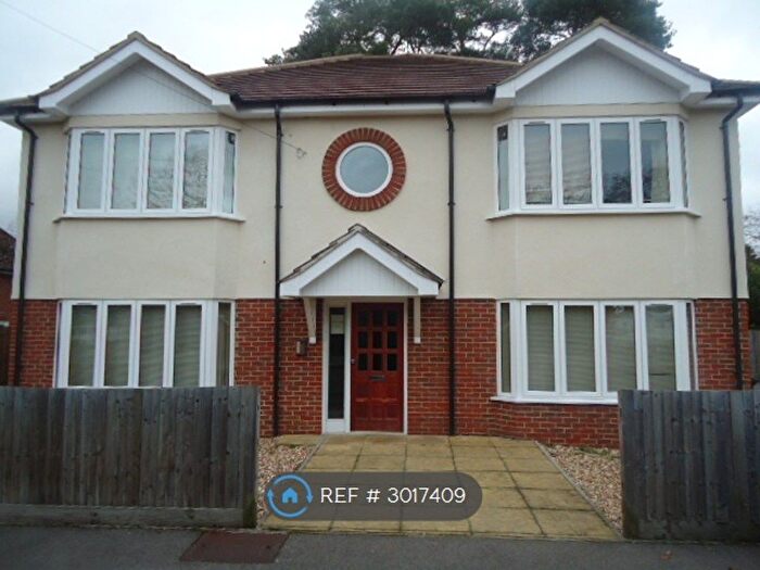 2 Bedroom Flat To Rent In Kenilworth House, Fleet, GU51