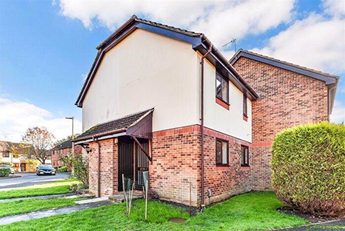 1 Bedroom Terraced House To Rent In Sandringham Road, Petersfield., GU32