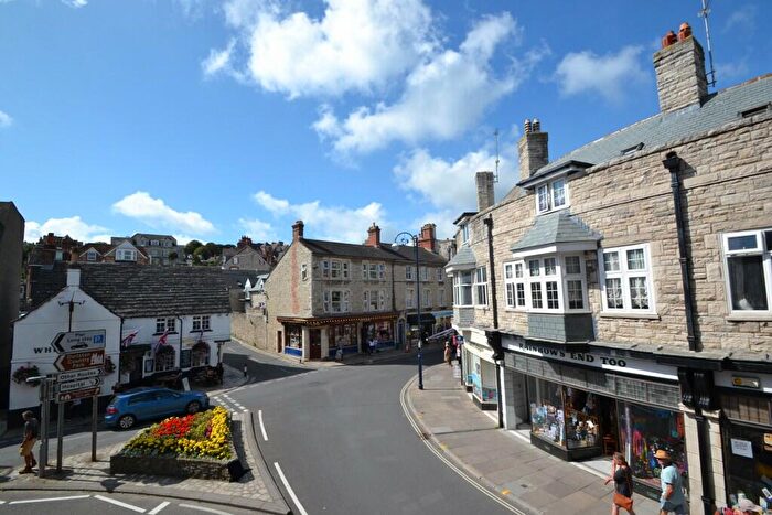 2 Bedroom Flat To Rent In Swanage, BH19