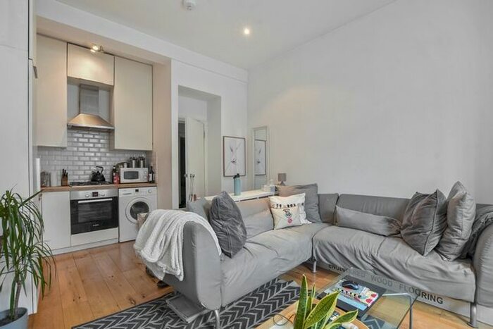 2 Bedroom Flat To Rent In Iverson Road, London, NW6