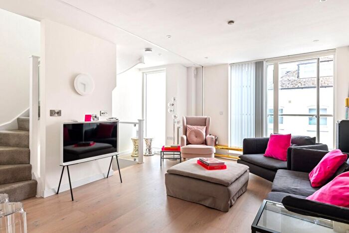 3 Bedroom Terraced House For Sale In Holland Mews, Hove, BN3 - Photo 2