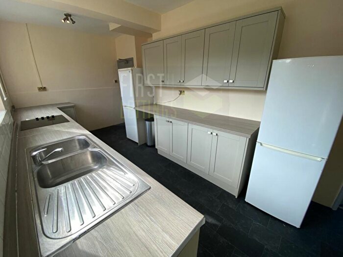 6 Bedroom Semi-Detached House To Rent In Gainsborough Road, Clarendon Park, LE2