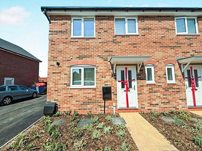 3 Bedroom Semi-Detached House To Rent In Starina Avenue, Nottingham, NG12