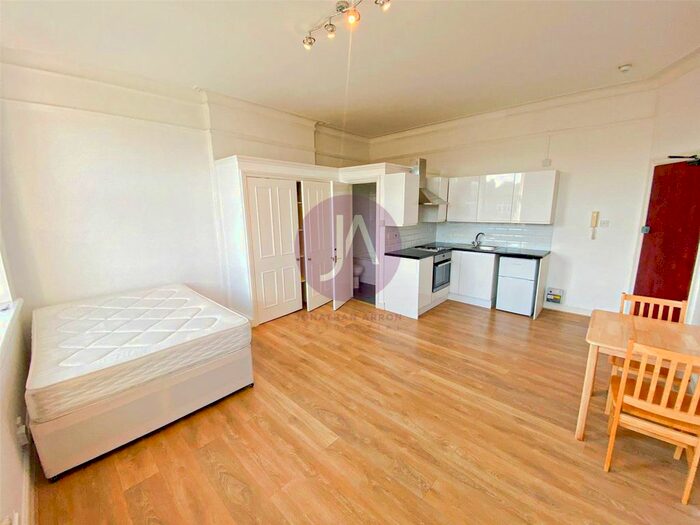 Studio To Rent In Fawley Road, West Hampstead, London, NW6