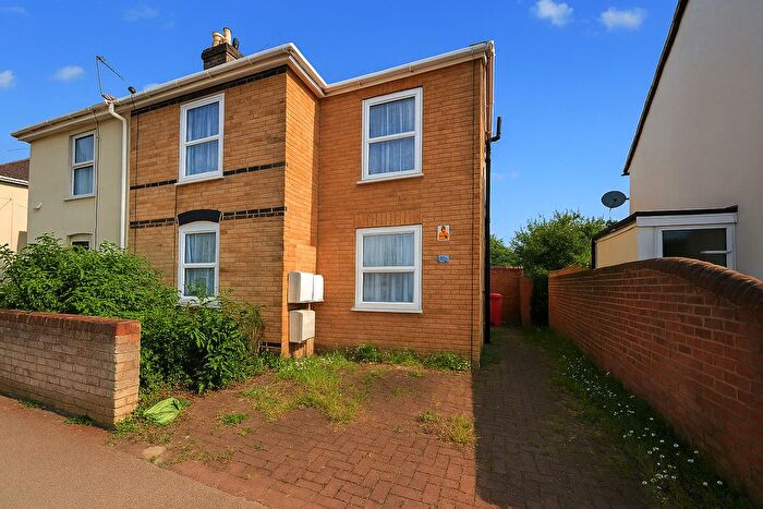 4 Bedroom Semi-Detached House For Sale In Grove Road, Hounslow, Greater London, TW3