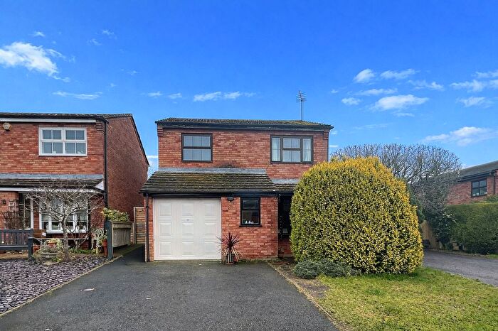 4 Bedroom Detached House For Sale In Willow Way, Princes Risborough, HP27