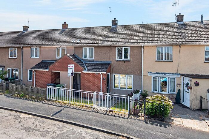 3 Bedroom Terraced House For Sale In Lynton Grove, Corby, NN18