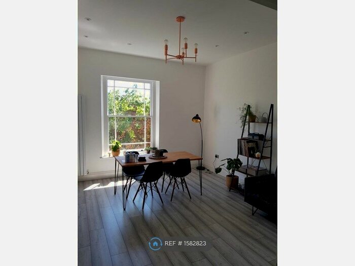 1 Bedroom Flat To Rent In Cleveland Lodge, Uxbridge, UB8