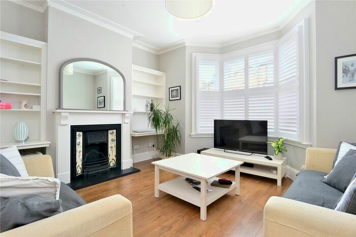 1 Bedroom Flat To Rent In Bellenden Road, Peckham Rye, London, SE15