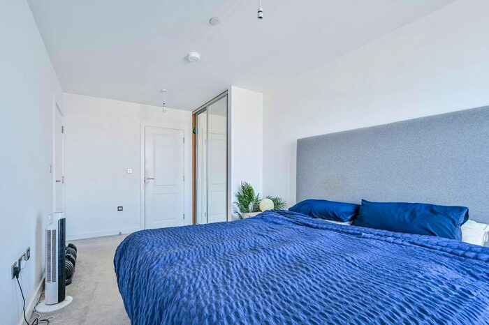 2 Bedroom Flat To Rent In Harrison Walk, Greenwich, London, SE10