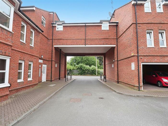 2 Bedroom Flat For Sale In Little Hallfield Road, York, YO31