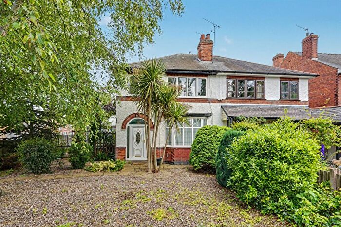 3 Bedroom Semi-Detached House For Sale In Hickings Lane, Stapleford, NG9