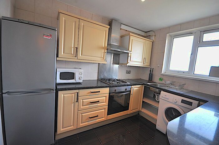 3 Bedroom Flat To Rent In Castlehaven Road, Ucl, Rvc, Lse, Camden, Kentish Town, Euston, Camden Road, London, NW1