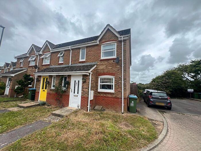 2 Bedroom Terraced House To Rent In Lime Avenue, Chichester, PO20