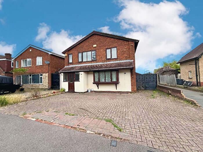 5 Bedroom Detached House For Sale In Capron Road, Leagrave, Luton, Bedfordshire, LU4