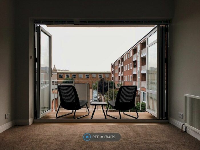 2 Bedroom Flat To Rent In Palmeira Avenue, Hove, BN3