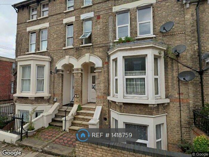 1 Bedroom Flat To Rent In Adelaide Square, Bedford, MK40