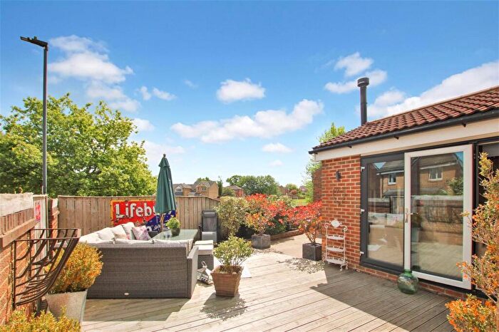6 Bedroom Detached House For Sale In Stapleton Close, Bedale, North Yorkshire, DL8