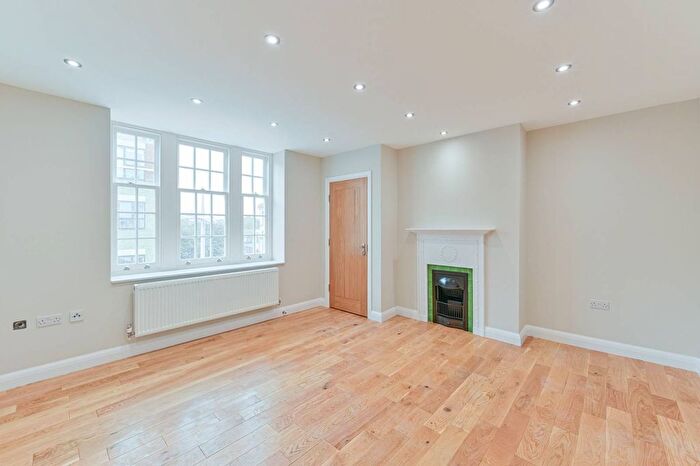 2 Bedroom Flat To Rent In Rye Lane, Peckham, London, SE15