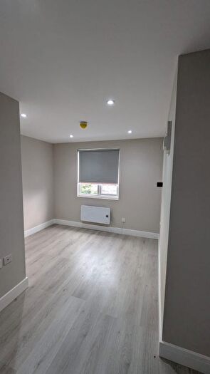 Studio To Rent In Queens Walk, Ruislip, HA4