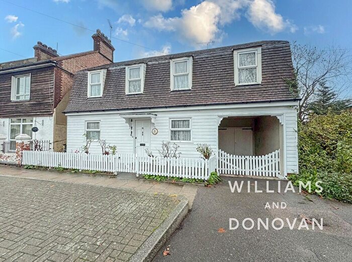 4 Bedroom Cottage For Sale In South Street, Rochford, SS4