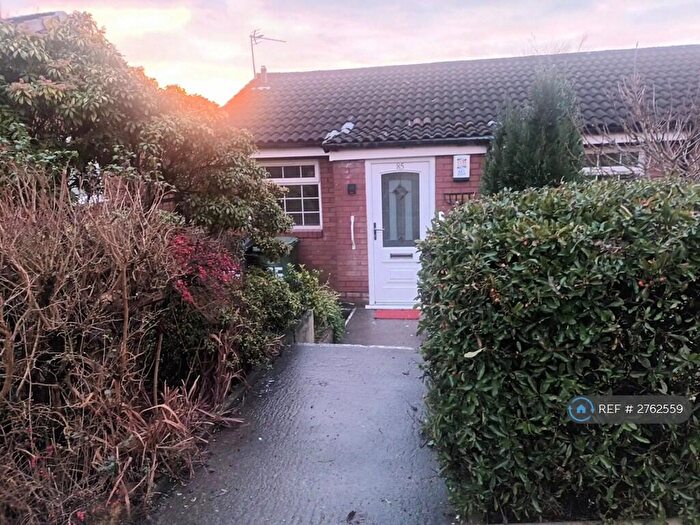 2 Bedroom Bungalow To Rent In Godson Street, Oldham, OL1