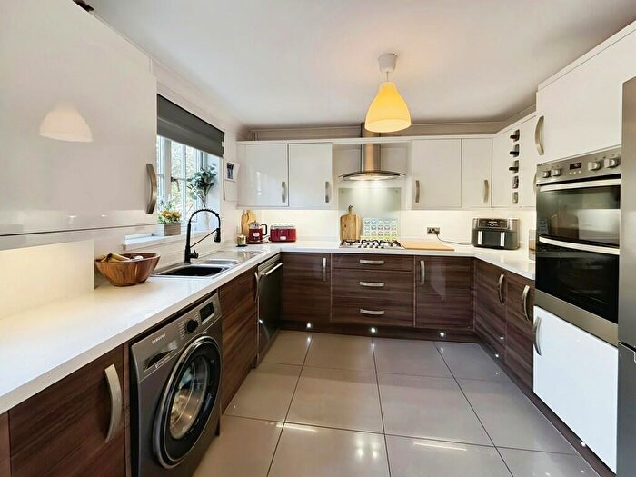 3 Bedroom Detached House For Sale In Cae Ffynnon, Penybryn, Hengoed, CF82