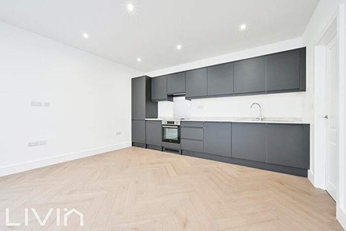 1 Bedroom Flat To Rent In Kishore House, High Street, Croydon, CR0
