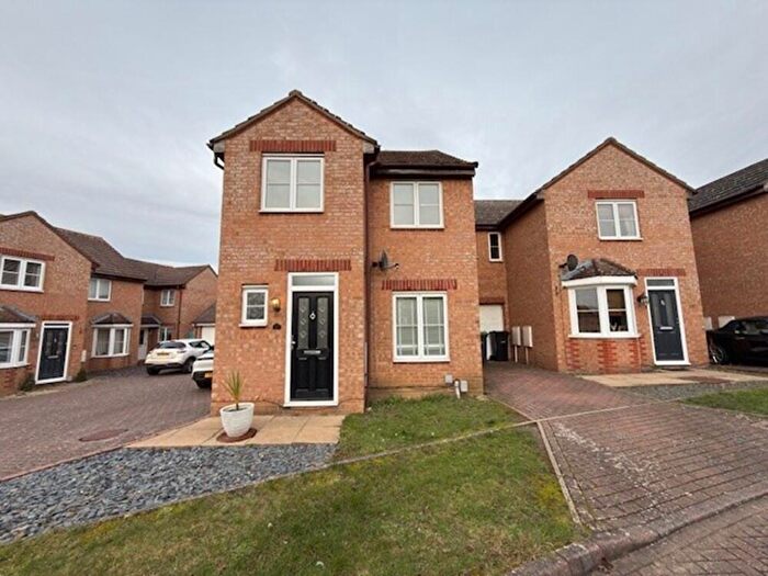 3 Bedroom End Of Terrace House To Rent In Odin Close, Bedford, MK41