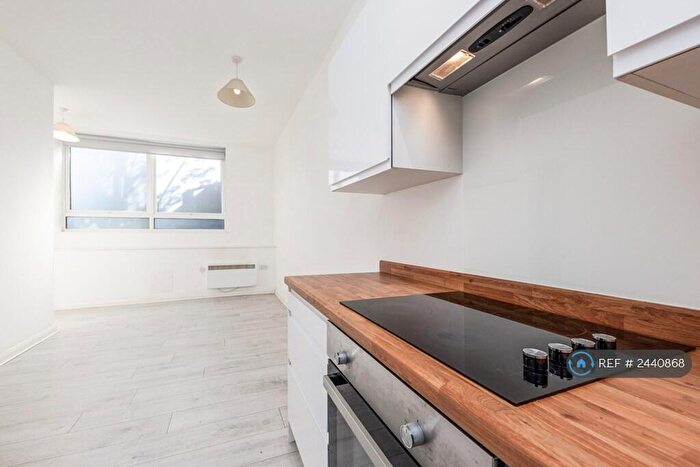 1 Bedroom Flat To Rent In New Road Avenue, Chatham, ME4