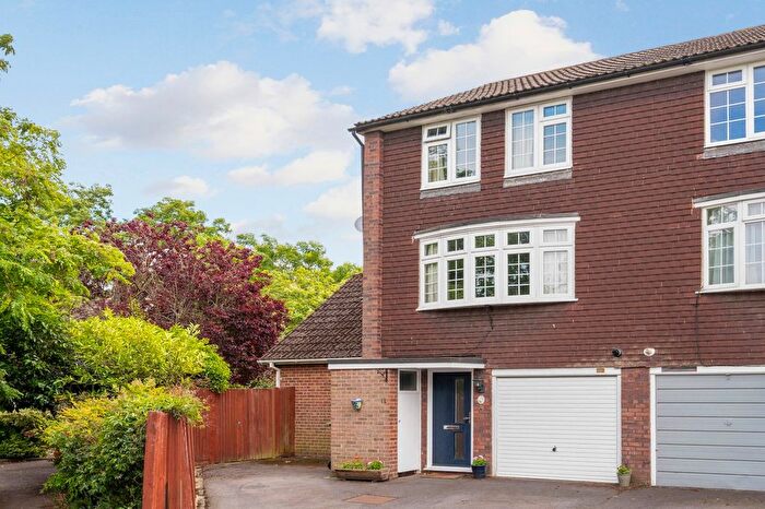 5 Bedroom Terraced House For Sale In Jason Close, Weybridge, KT13