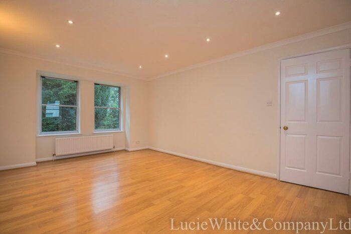 3 Bedroom Apartment To Rent In Meudon Court, Surbiton, KT6