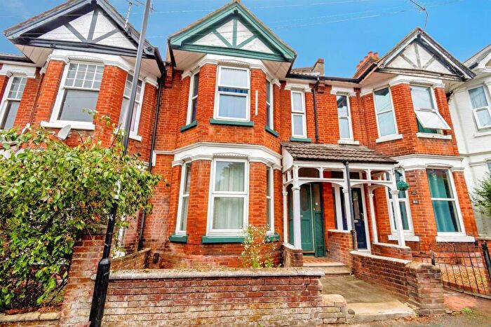 5 Bedroom Terraced House For Sale In Tennyson Road, Southampton, SO17