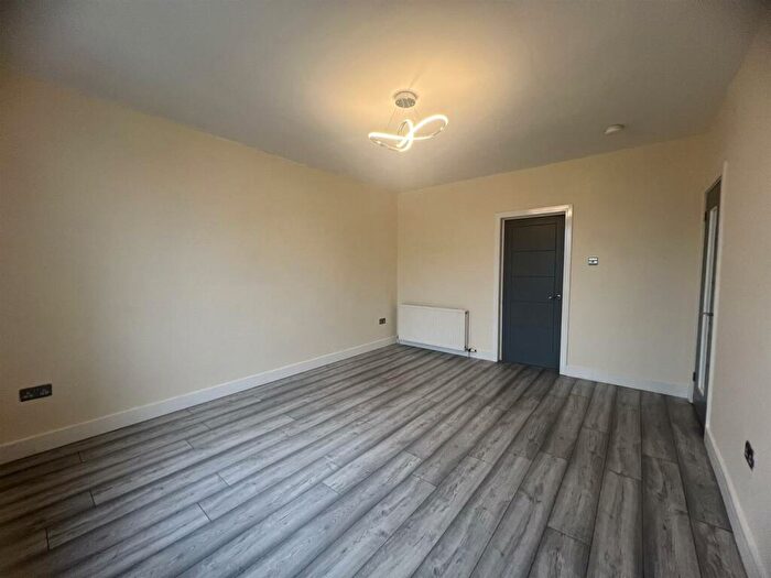 2 Bedroom Flat For Sale In Finlaystone Road, Kilmacolm, PA13